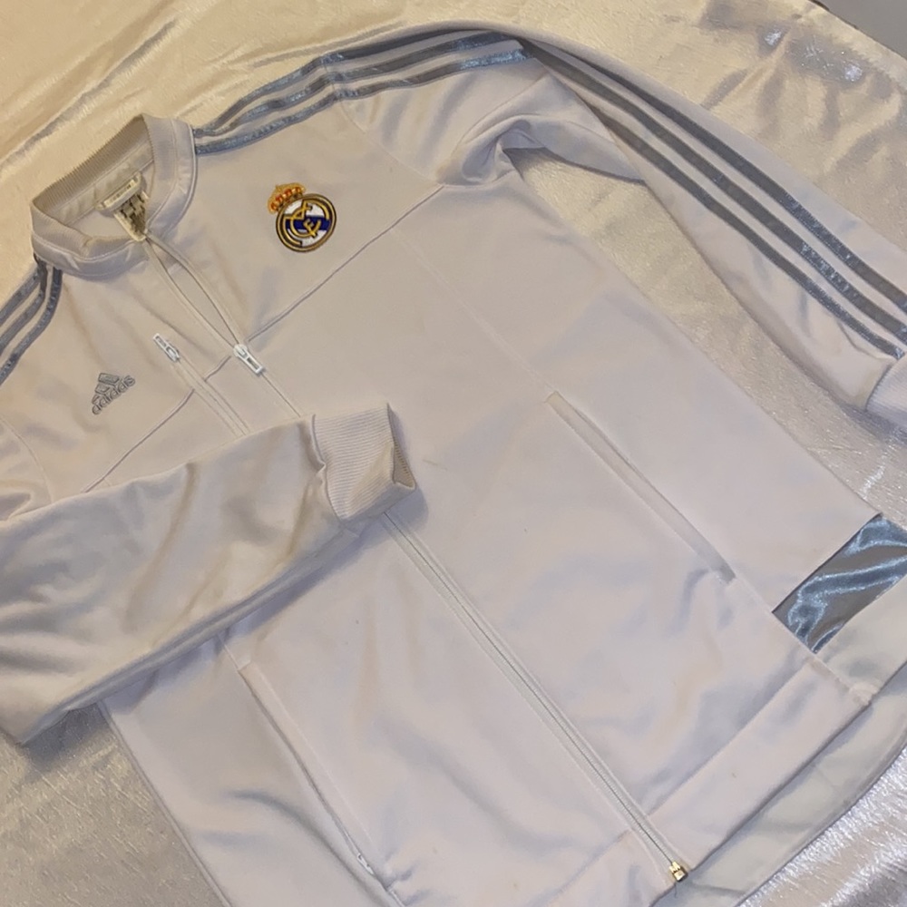 ⚠️final sale ⚠️Adidas Real Madrid white and silver Jacket men medium